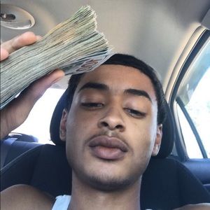 Meet your Posher, Cesar